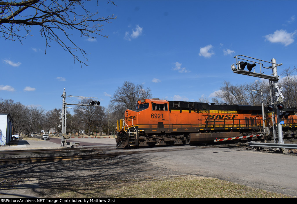 BNSF 6921